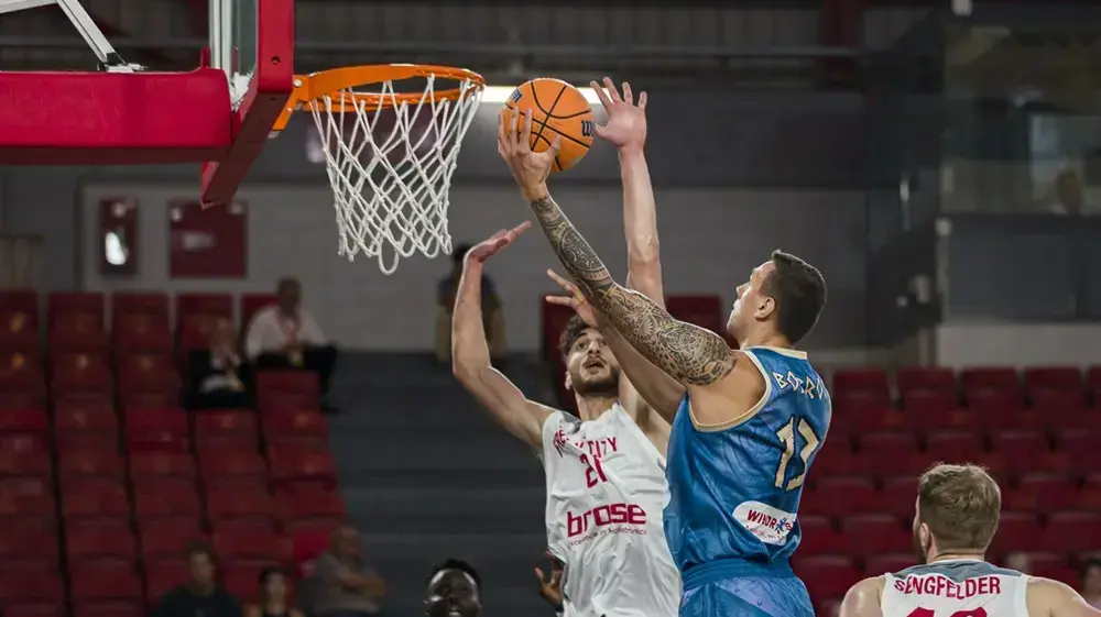 שחקן באמברג גבי צ'אצ'אשווילי שחקן באמברג גבי צ'אצ'אשווילי