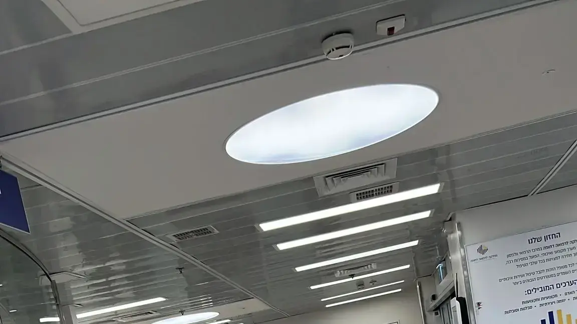 כוחות משטרה בבית החולים וולפסון לאחר חיסול בני שלמה בתחנת דלק באזור, 3 באוקטובר 2022
