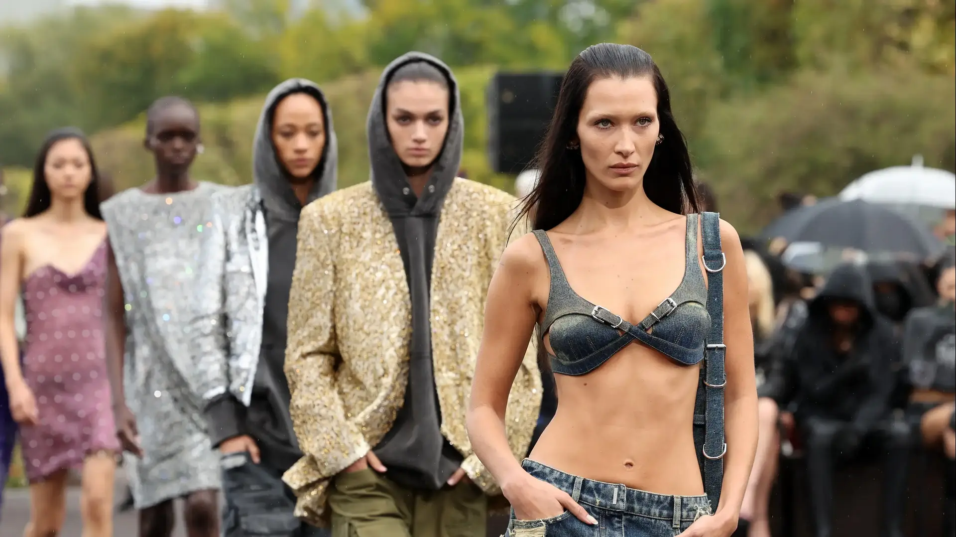 Givenchy : Runway - Paris Fashion Week - Womenswear Spring/Summer 2023