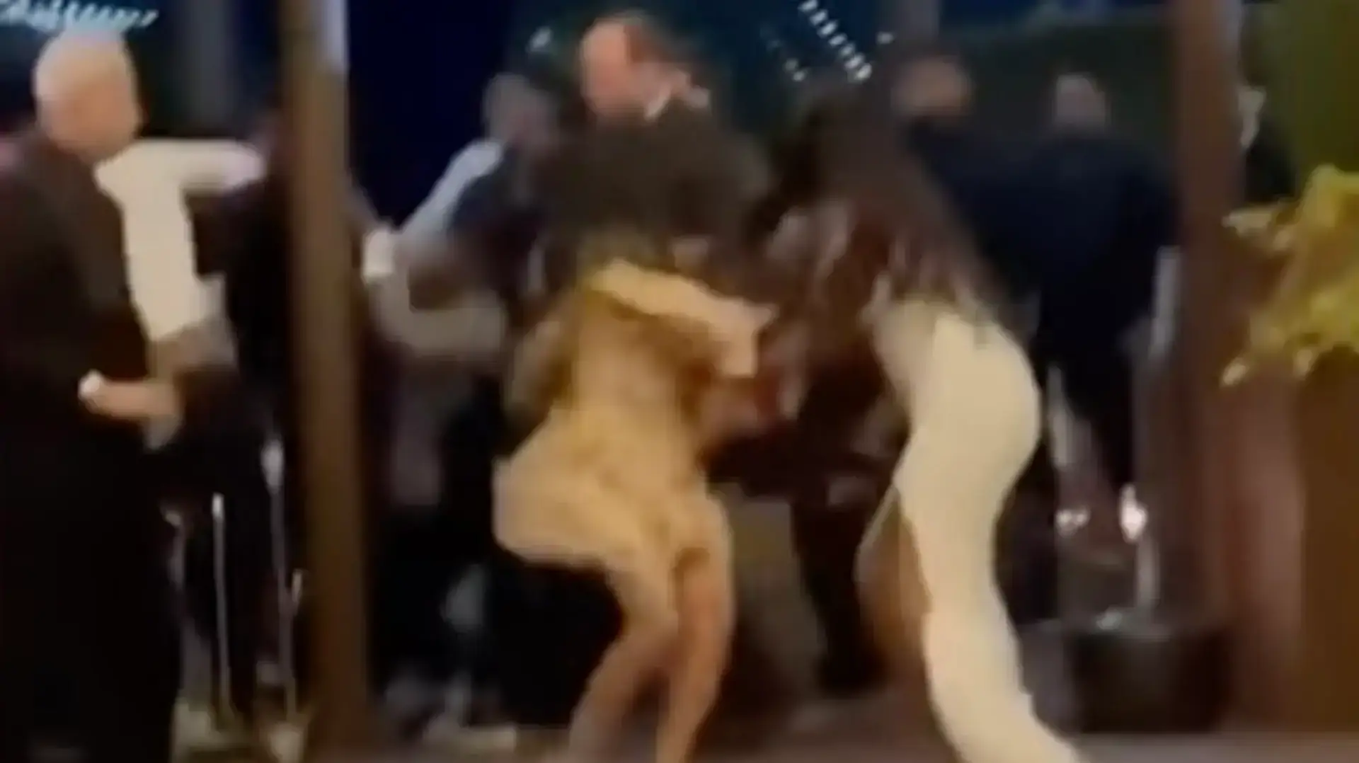 מכות בטקס מלכת היופי של סרי לנקה