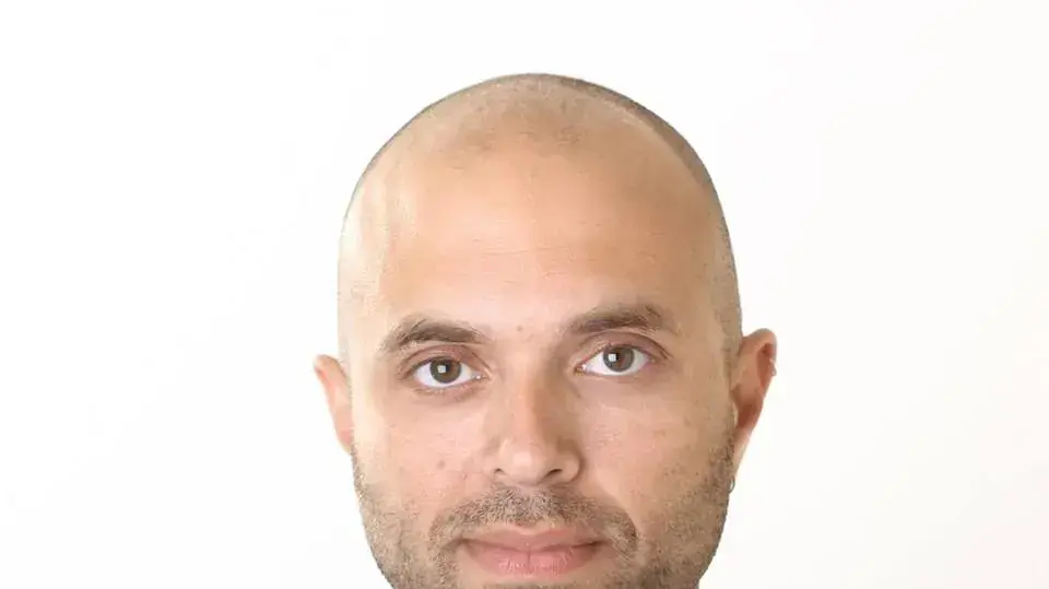 הסופר שי אספריל