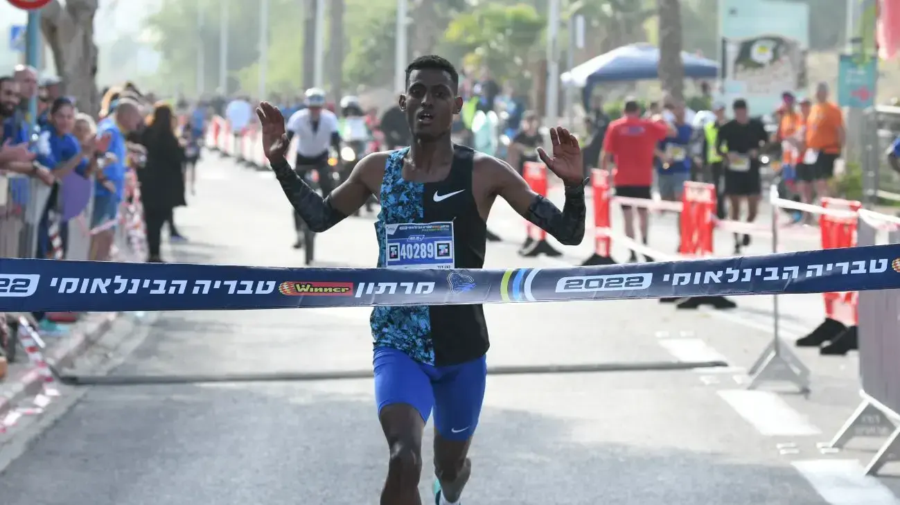 דוד טיאצ'ו הוא אלוף ישראל במרתון WINNER טבריה וקבע שיא אישי בזמן 2:13:00