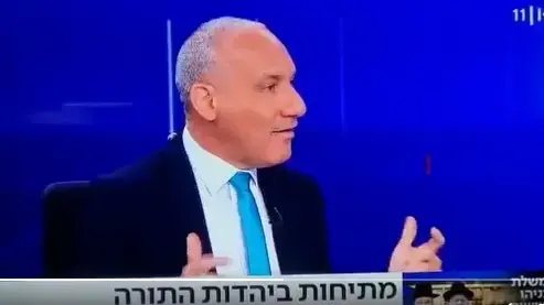 יואב קרקובסקי, כאן 11