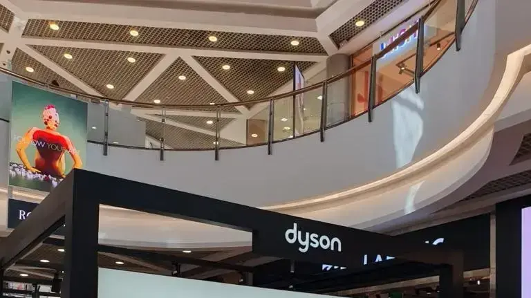 מתחם התנסות ורכישה למותג דייסון