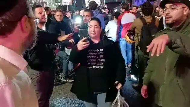 ישראל פריי בהפגנה נגד המהפכה המשפטית