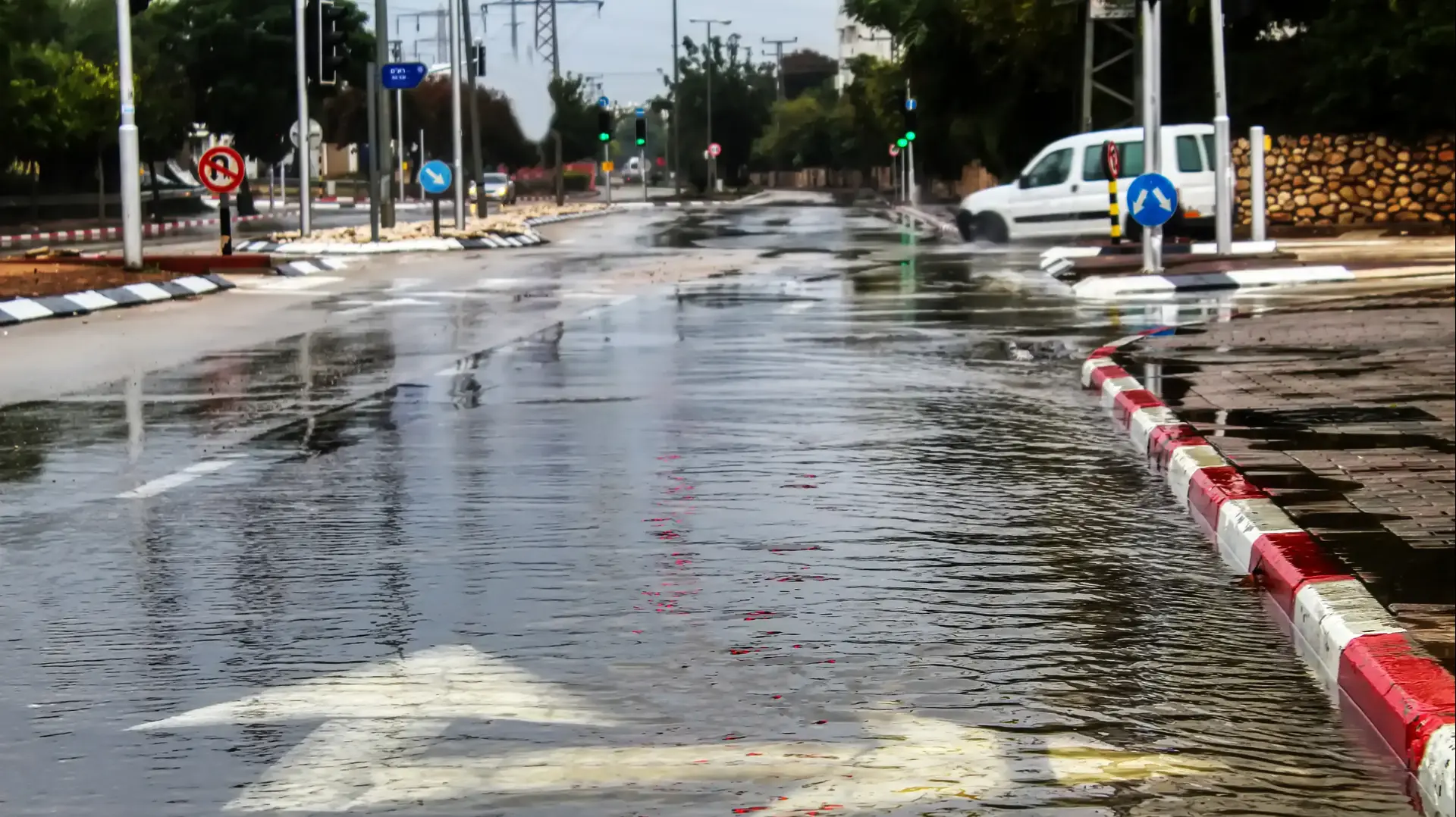 רחובות מוצפים בישראל רחובות מוצפים בישראל