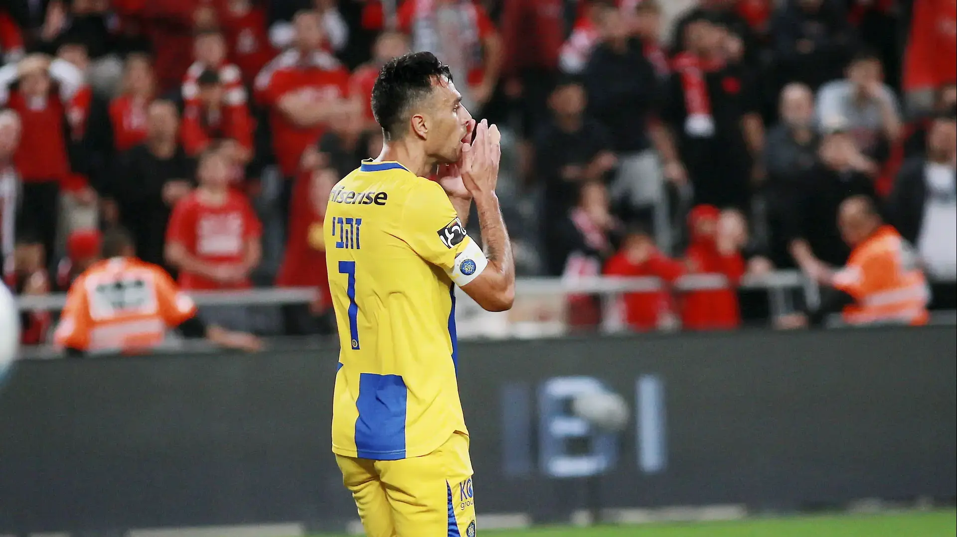 ערן זהבי שחקן מכבי תל אביב אחרי החמצה