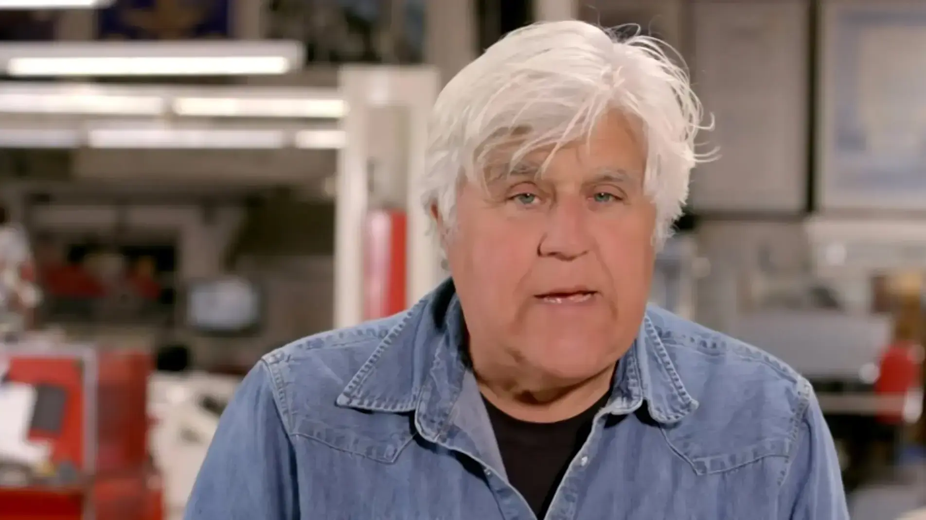 ג'יי לנו מתוך התכנית Jay Leno's Garage ג'יי לנו מתוך התכנית Jay Leno's Garage