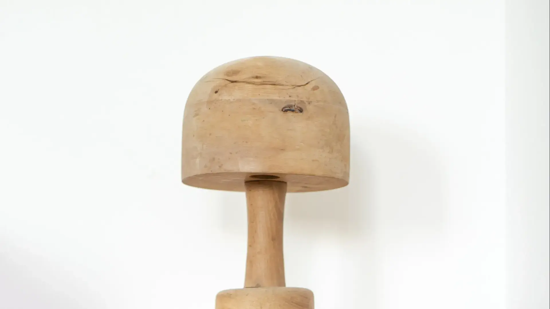frill furniture  גילה בביץ'
