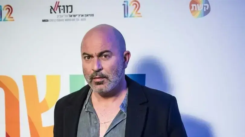 ליאור רז באירוע הצגת לוח סדרות הדרמה והקומדיה של קשת 12, שהתקיים ב-1 בפברואר 2023 במוזיאון ארץ ישראל, תל אביב