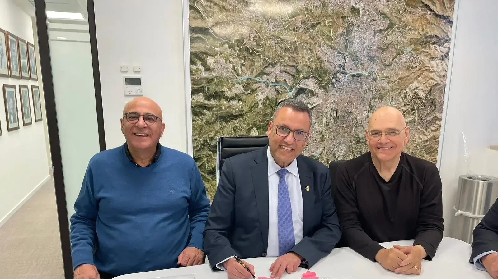 יו"ר איגוד האתלטיקה עמי ברן, ראש העיר ירושלים משה ליאון, מנכ"ל העירייה איציק לארי