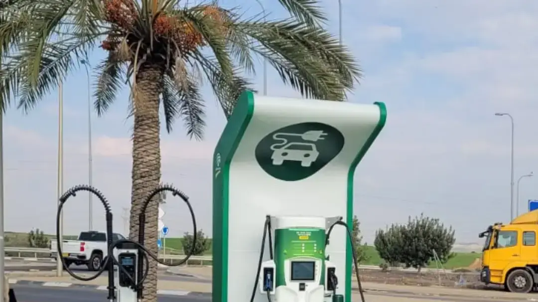 מתחם טעינה מהירה דבירה דור אלון אפקון