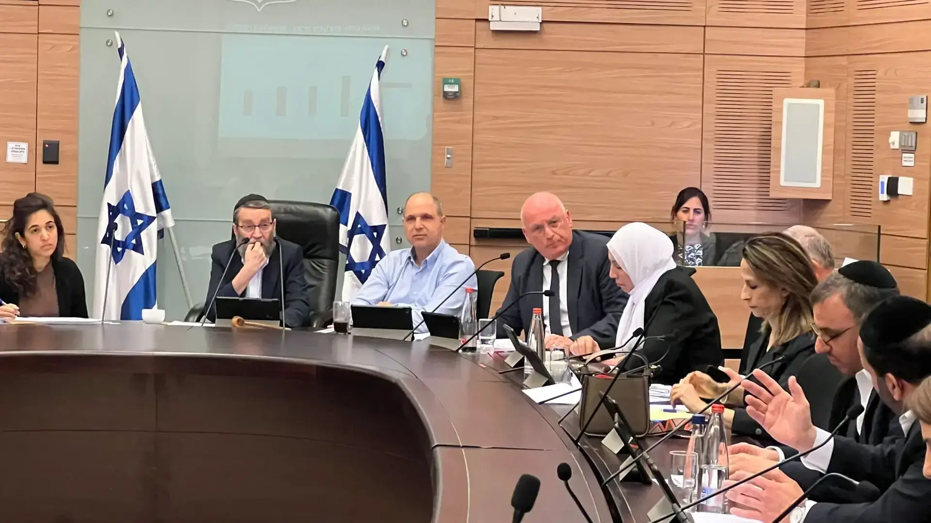 דיון בוועדת הכספים 270223