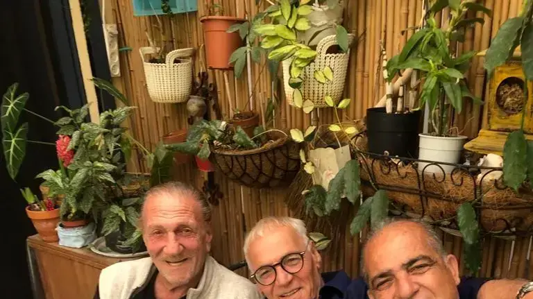 מימין: קרלוס אדרי, הרצל פיטוסי ואברהם לב 0 מפגש נוסטלגי של שחקני עבר