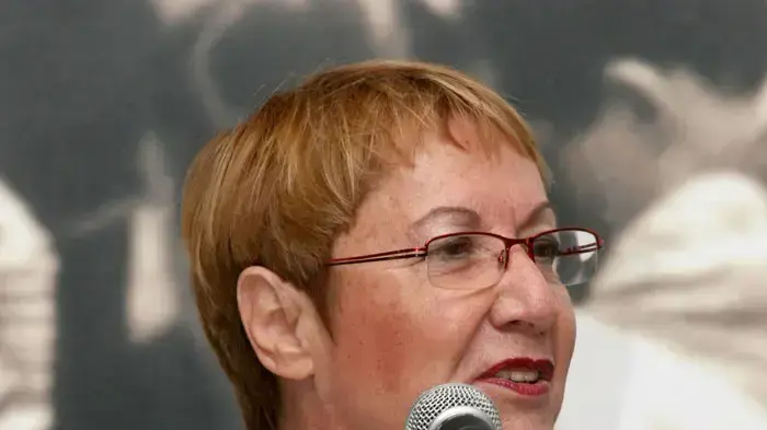 אסתר לבנון