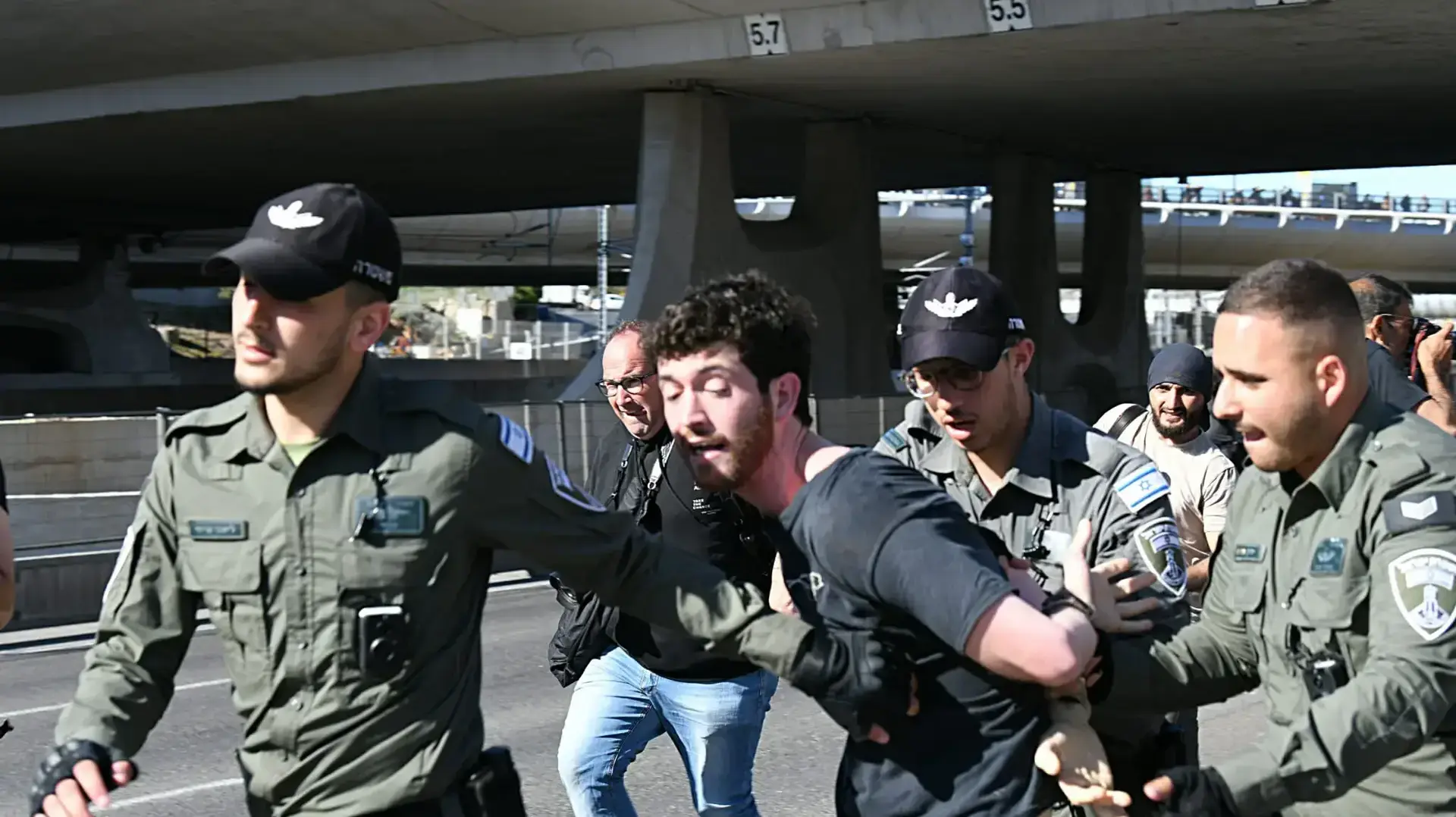 מעצר מפגינים נגד המהפכה המשפטית, נתיבי איילון, 9 במרץ 2023
