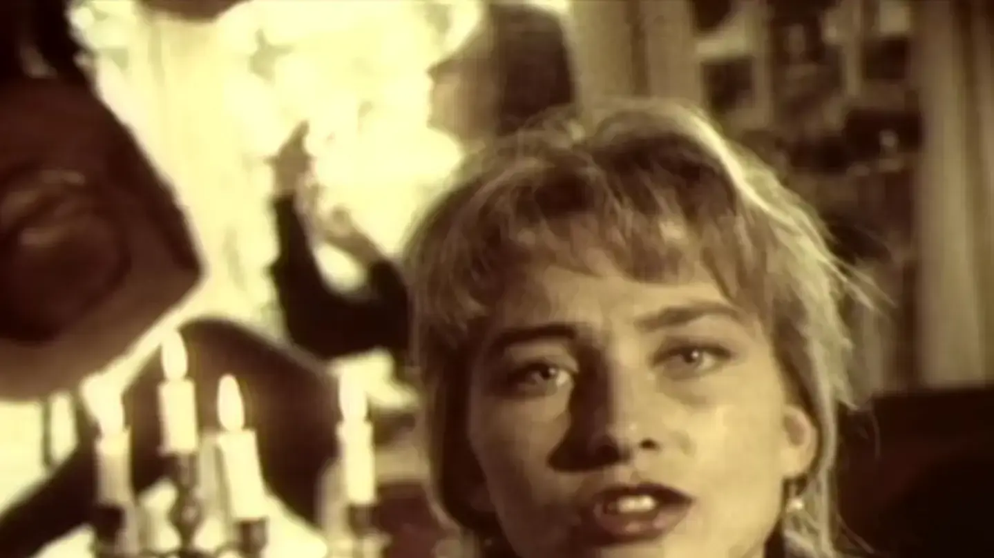 אייס אוף בייס מתוך הקליפ ל-"All That She Wants"