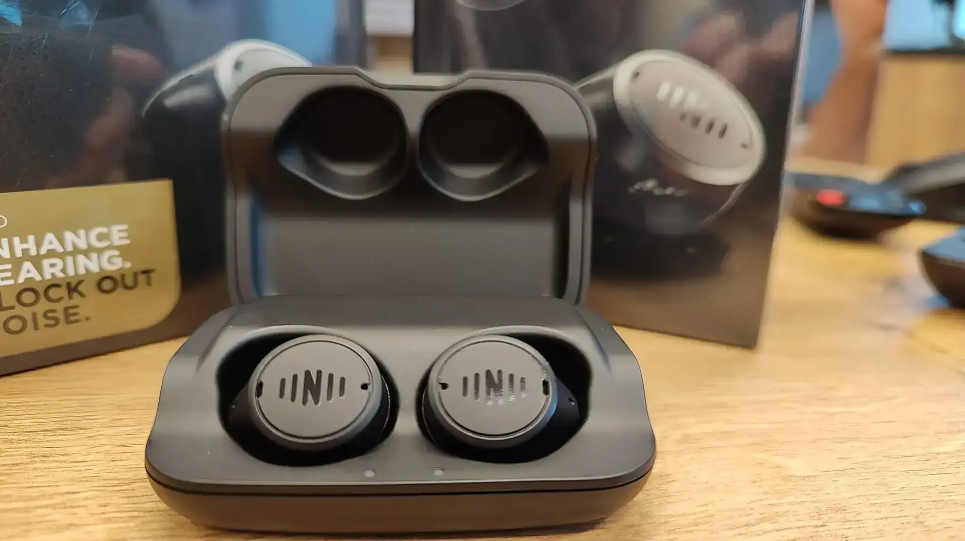 האוזניות של IQBUDS