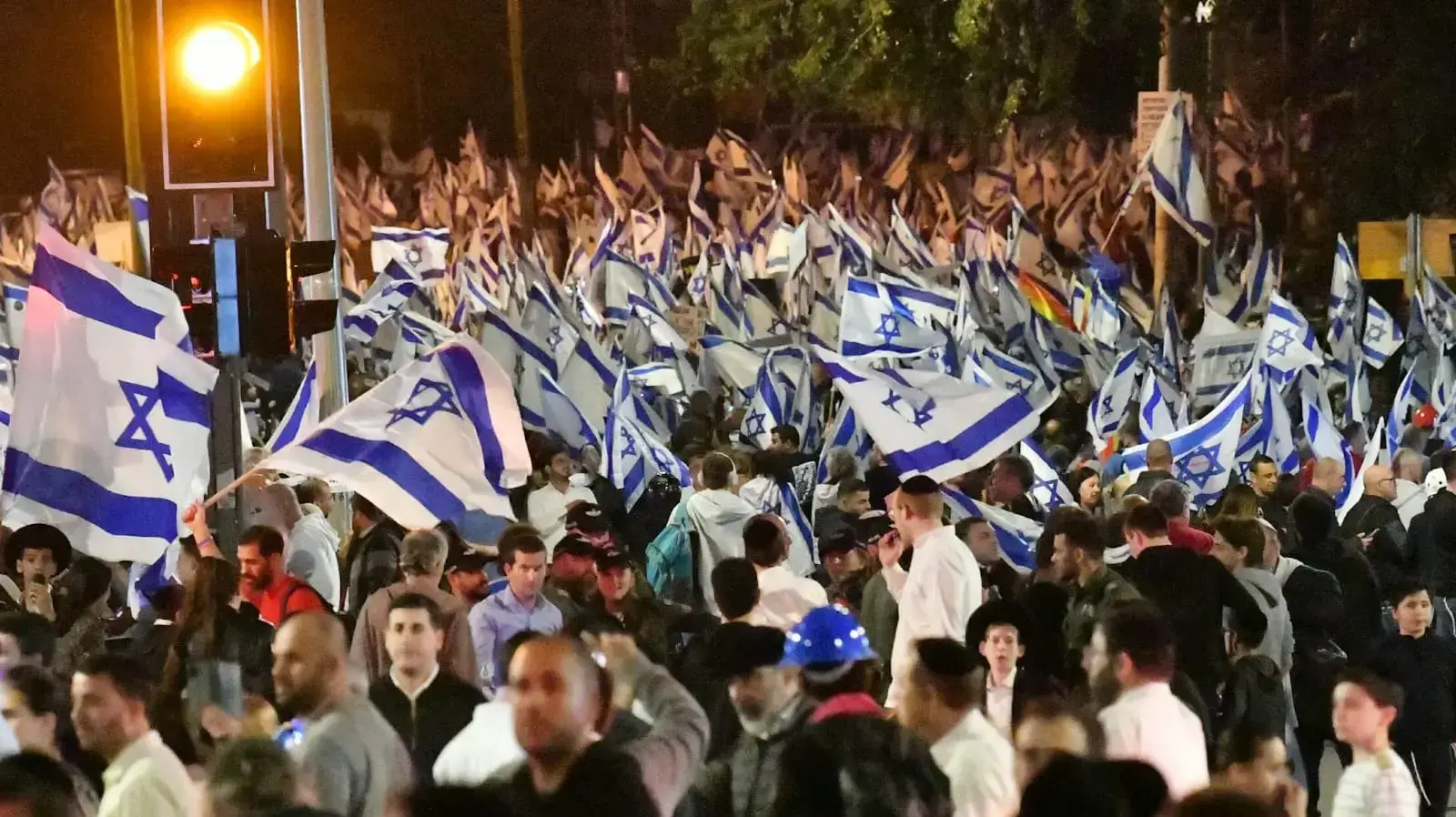 הפגנה נגד המהפכה המשפטית, בני ברק. 23 במרץ 2023 הפגנה נגד המהפכה המשפטית, בני ברק. 23 במרץ 2023