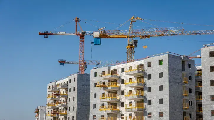 אתר בנייה בבאר יעקב