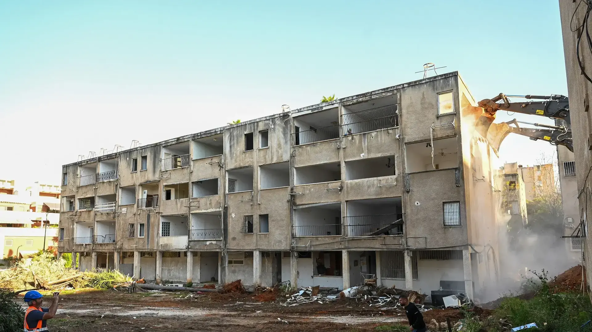 הריסת הבניינים, פרויקט עלמא של חברת כנען, קריית אונו