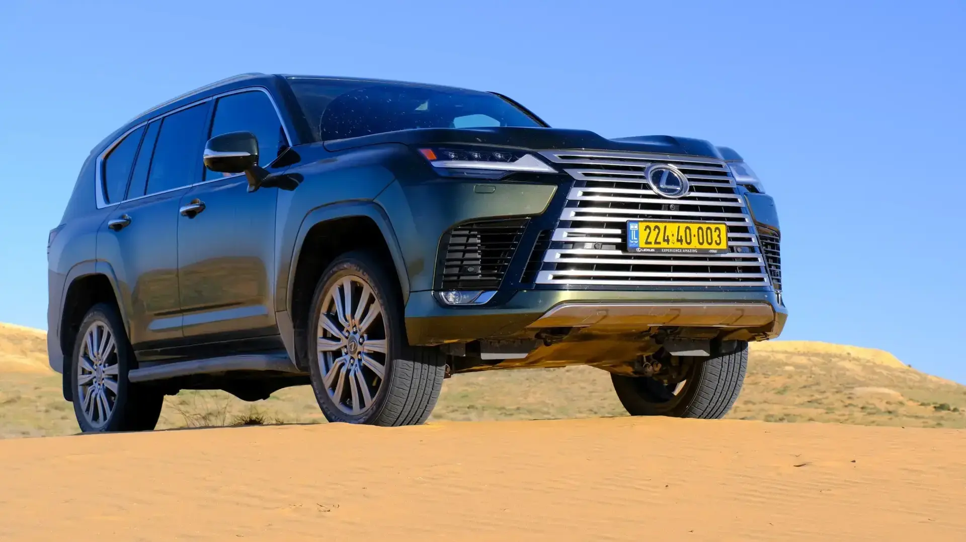 לקסוס LX600
