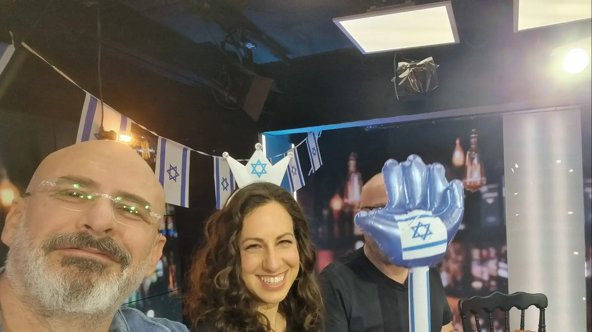 מי מסתתר מאחורי הדגל? תכנית יום העצמאות של סנהדרינק