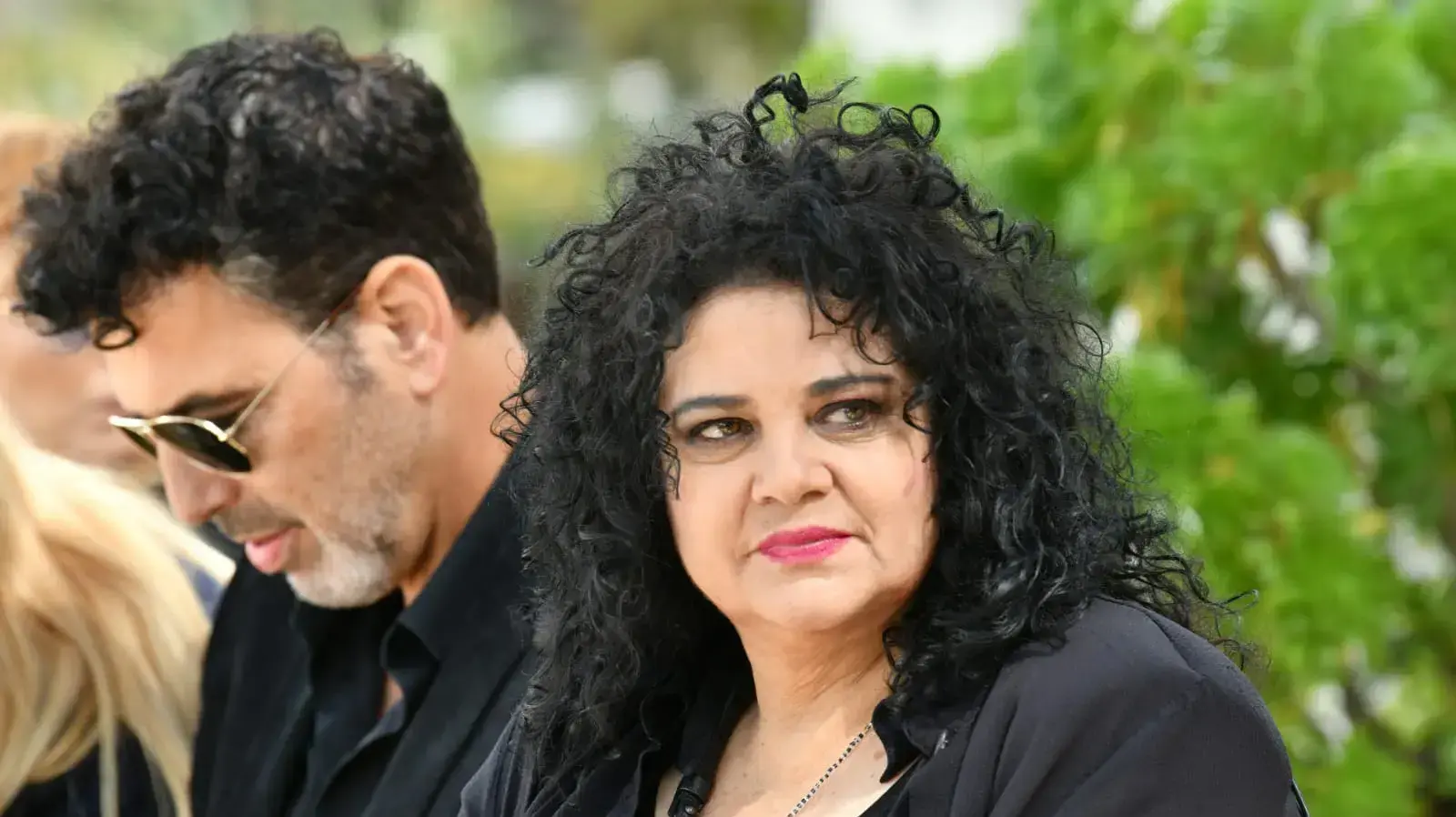 דפנה ארמוני בהלווייתו של יהונתן גפן בבית הקברות בנהלל. 21 באפריל 2023