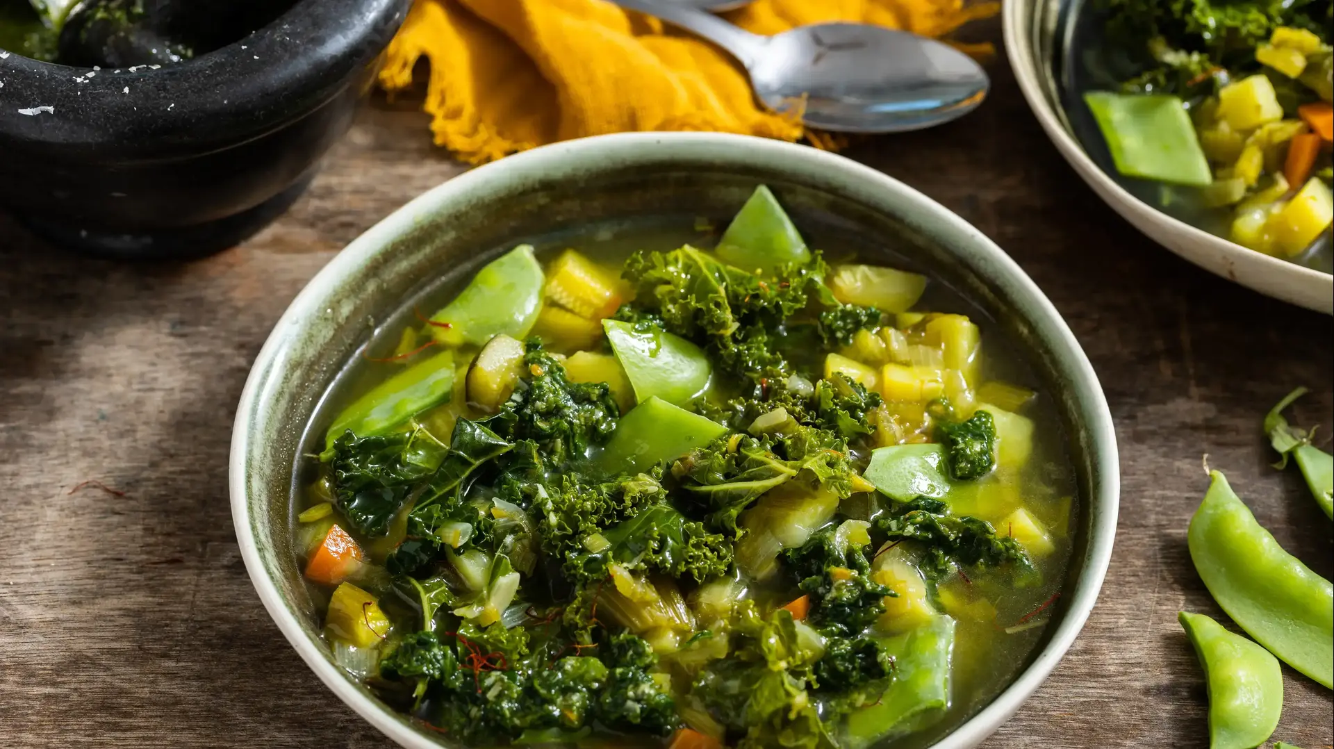 מרק פרובנסאל ירקות אביב – Soup au pistou