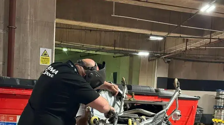 תיקון כיסא של מוטי צדקיהו תיקון כיסא של מוטי צדקיהו