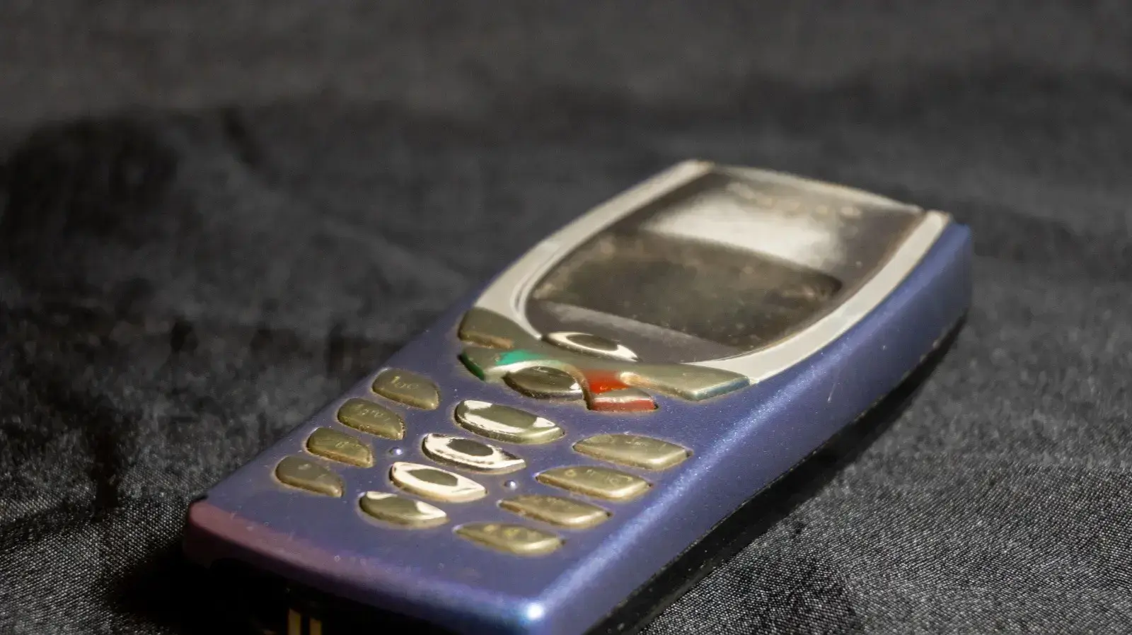 NOKIA 8210 NOKIA 8210