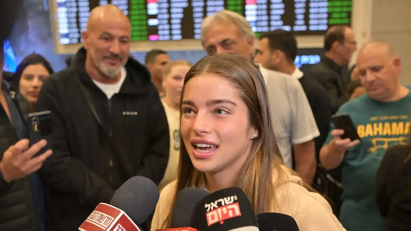 נועה קירל נחתה בנתב"ג. 15 במאי 2023