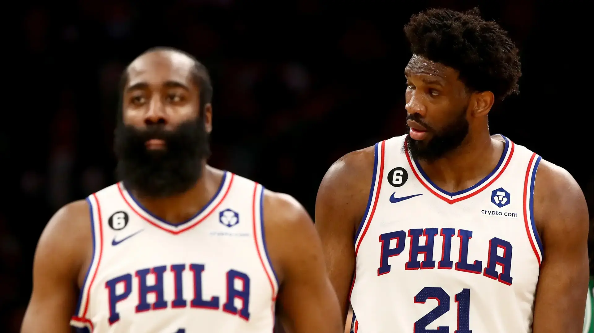 שחקני פילדלפיה סיקסרס ג'ואל אמביד, ג'יימס הארדן שחקני פילדלפיה סיקסרס ג'ואל אמביד, ג'יימס הארדן
