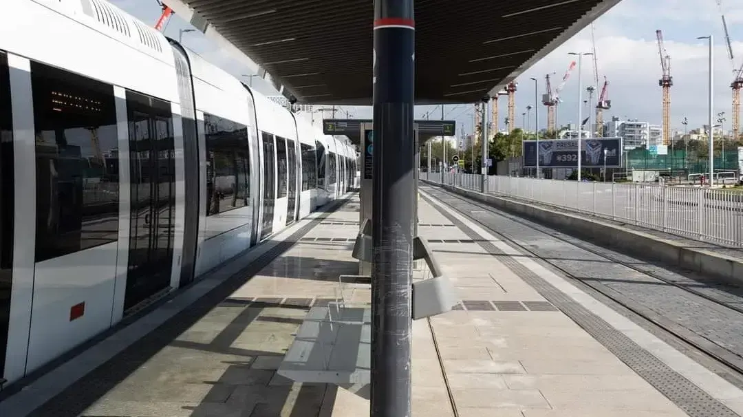 ניסויי הפעלה של הקו האדום בבת ים