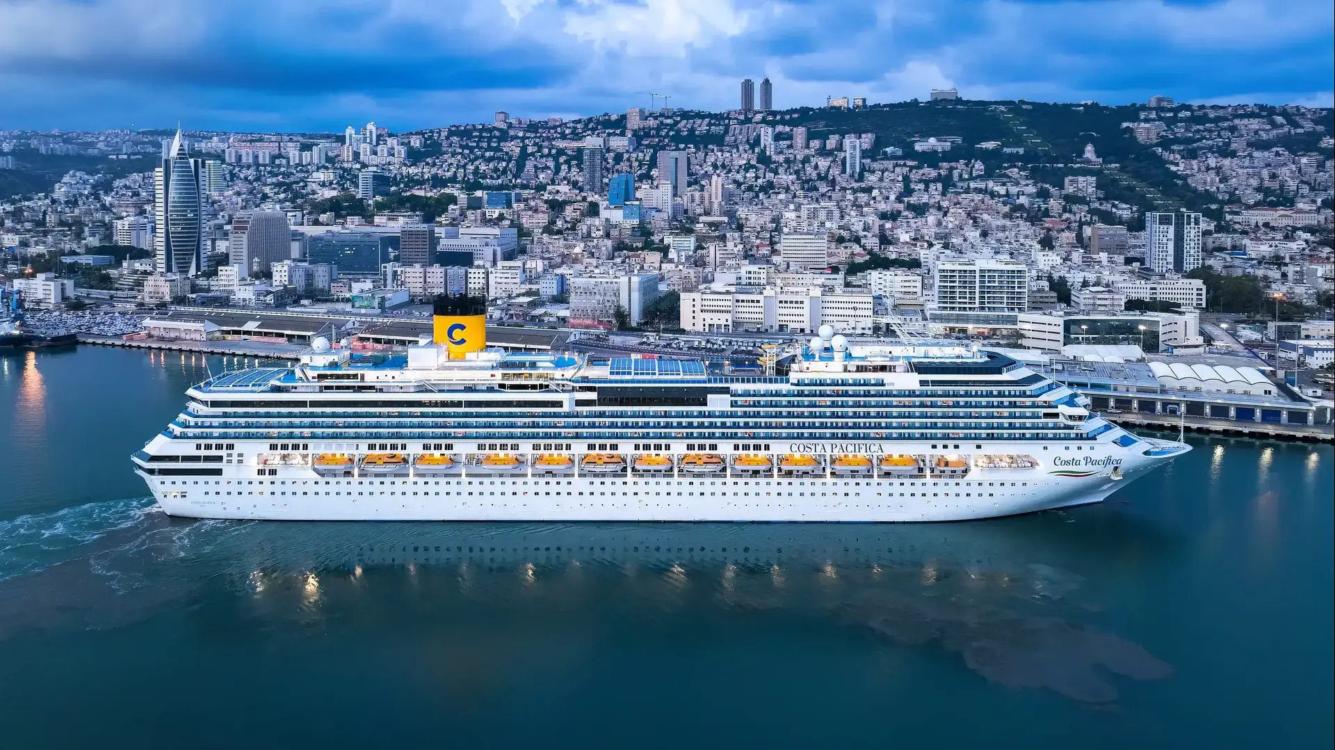 ספינת הקרוזים קוסטה פסיפיקה COSTA PACIFICA בנמל חיפה
