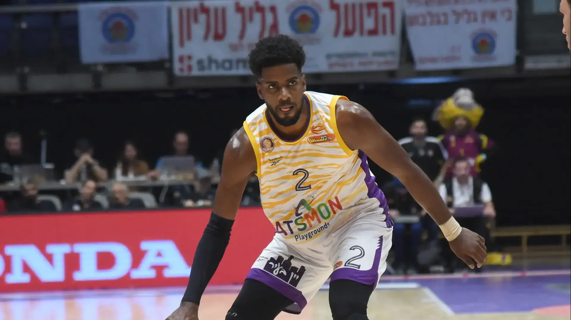 שחקן הפועל חולון שון דאוסון
