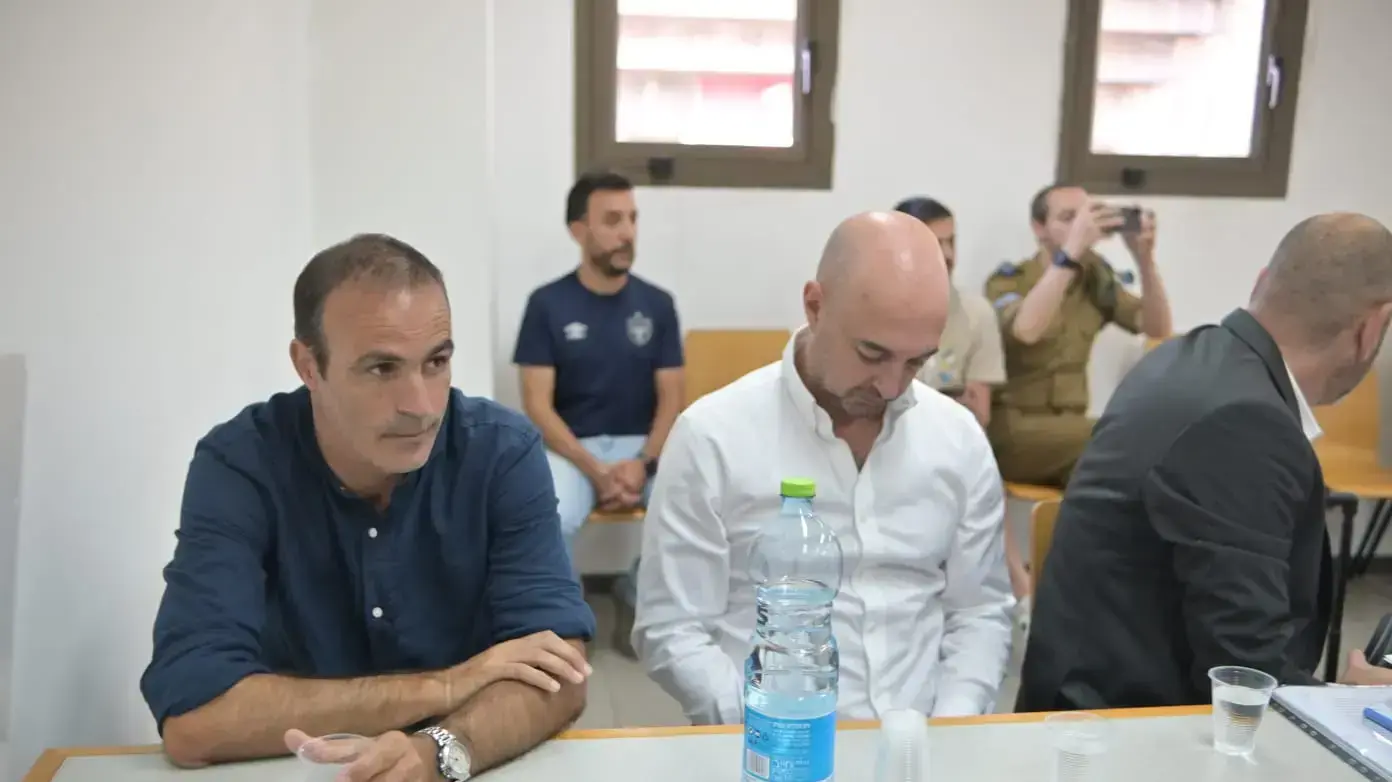 מנכ"ל בית"ר ירושלים כפיר אדרי עם עו"ד רונן מוזסון