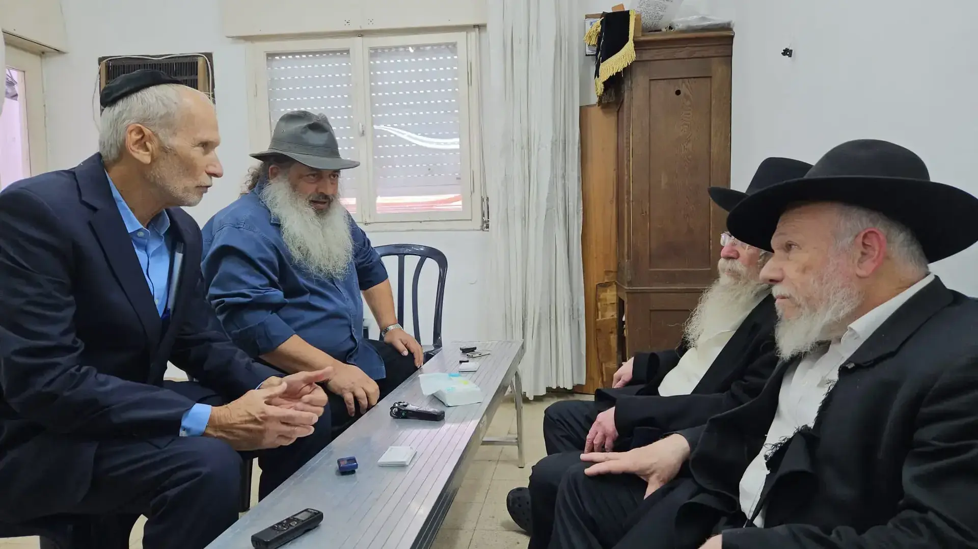 ירון אנג'ל ועמר בר לב אצל בניו של הרב אדלשטיין . 4 ביוני 2023