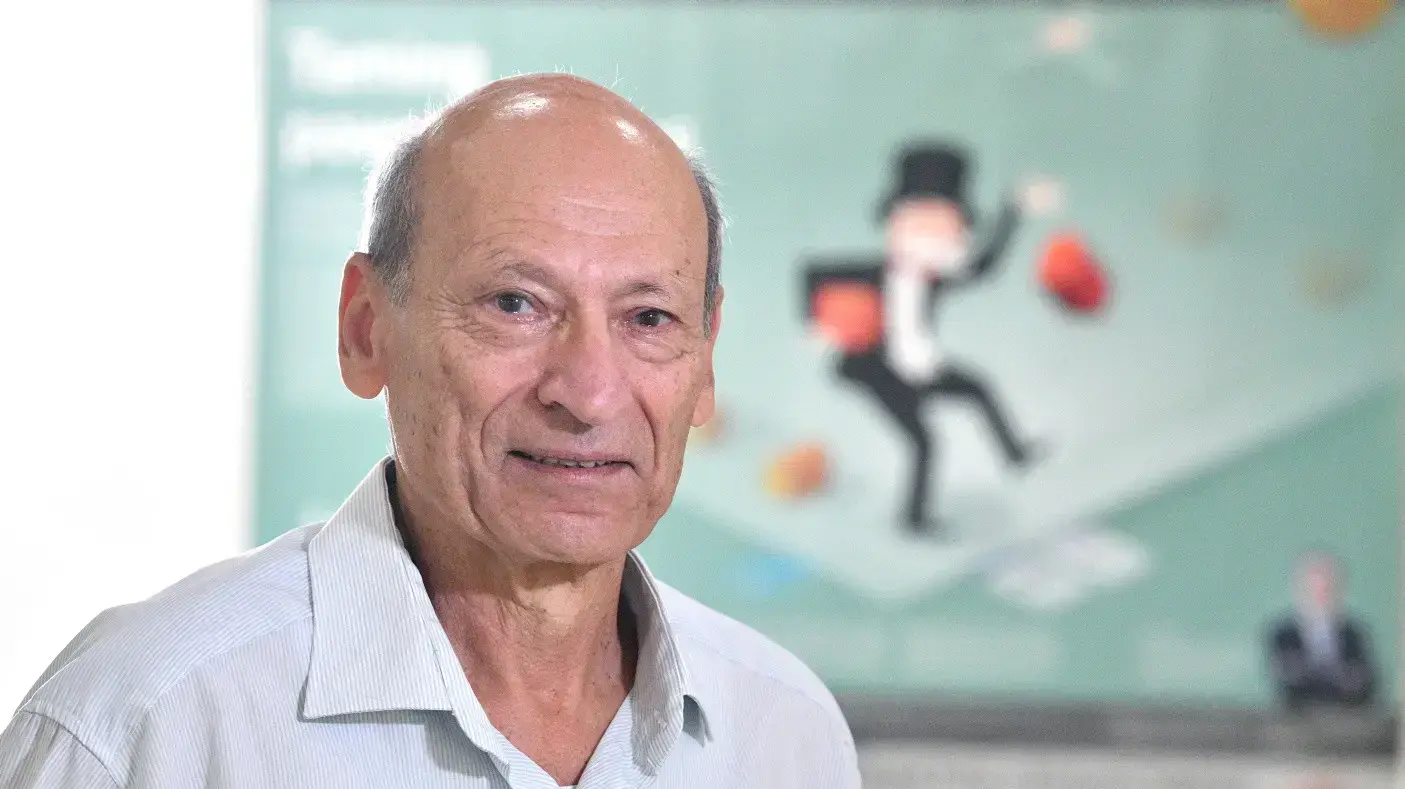 פרופ' אבי בן בסט 1