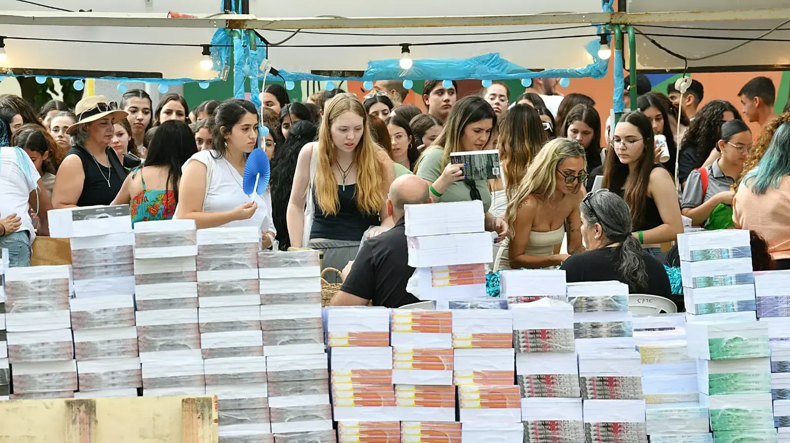 פתיחת שבוע הספר במתחם שרונה ת"א, 14 ביוני 2023