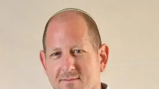 דובר משרד הפנים פורש מתפקידו ויתמודד לראשות מועצת קדומים
