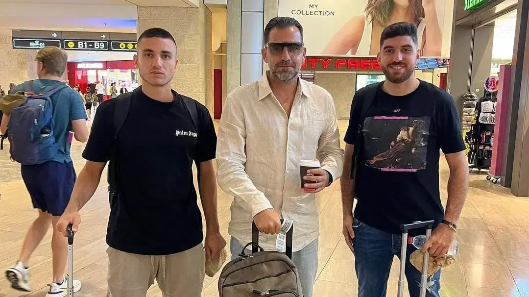 אוסמה חלאיילה עם סוכנו דודו דהאן והקשר גלעד אברמוב
