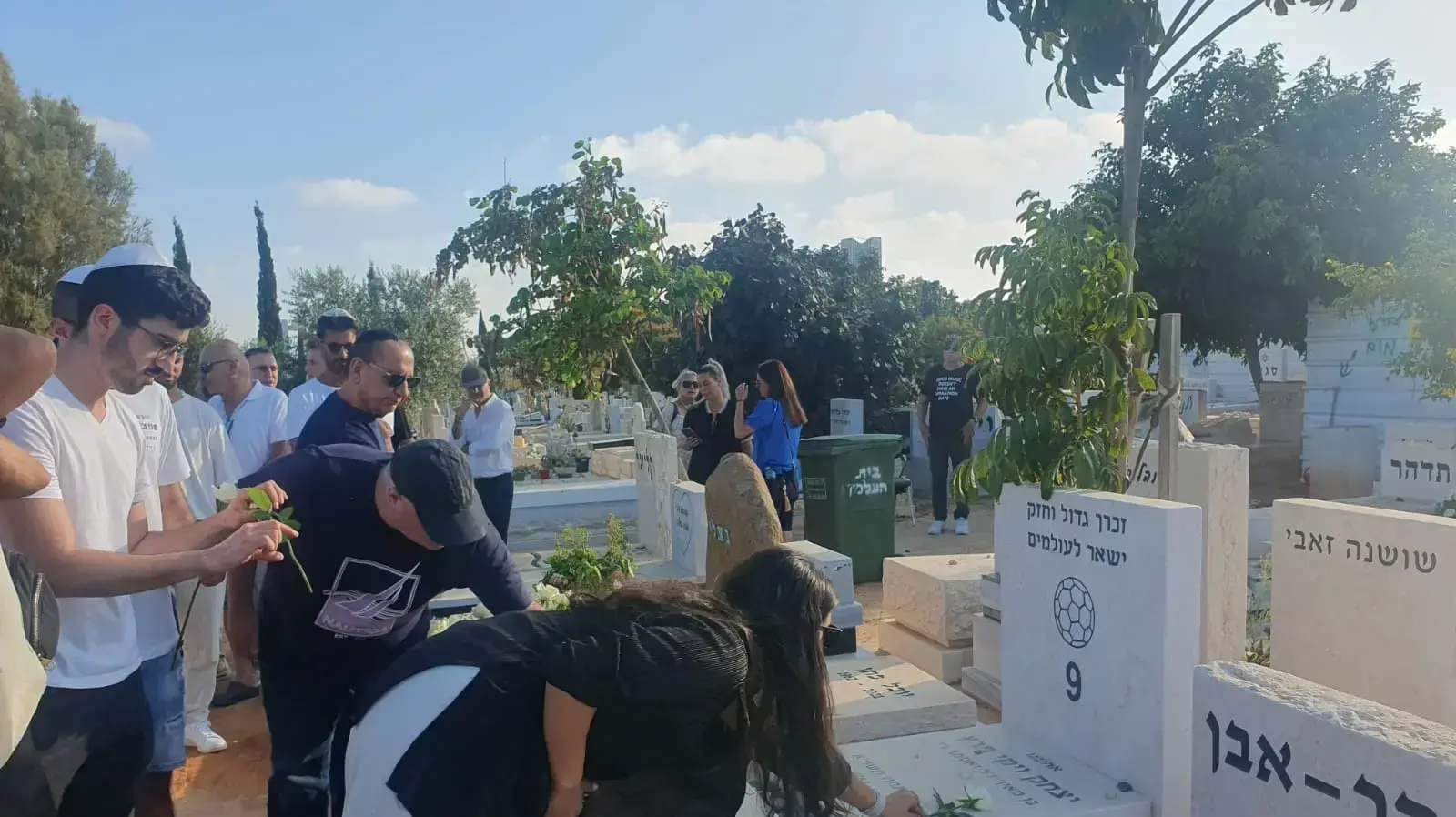 אזכרתו של ויקי פרץ
