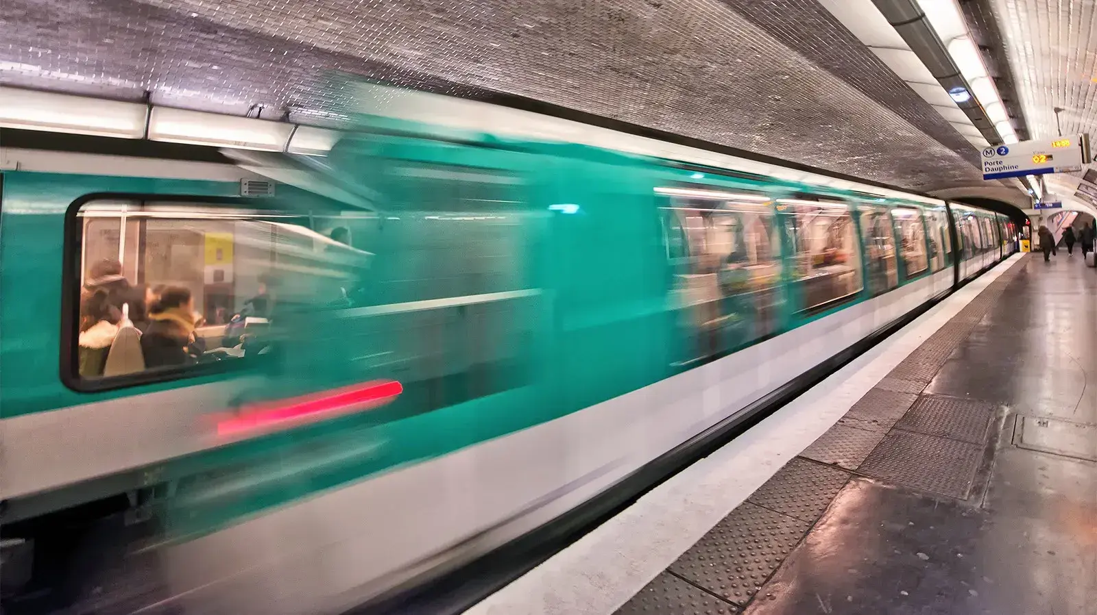 רכבת תחתית מטרו בפריז