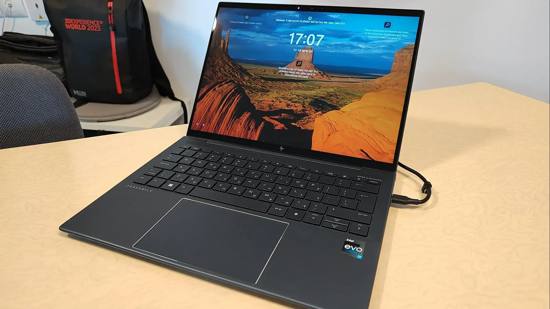 HP Dragonfly G4