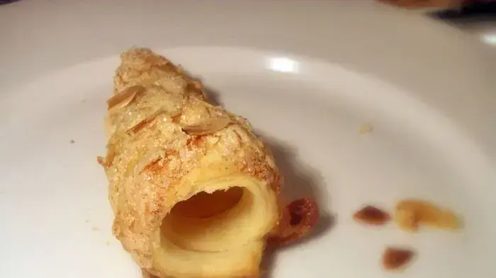 גביעי בצק עלים  עם קרם מסקרפונה