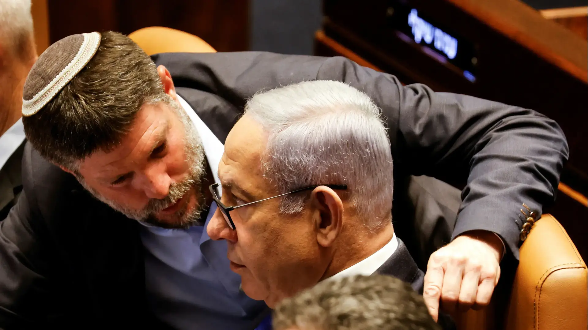 הסתודדיות במליאת הכנסת לקראת ההצבעה על ביטול חוק עילת הסבירות 24 ביולי 2023