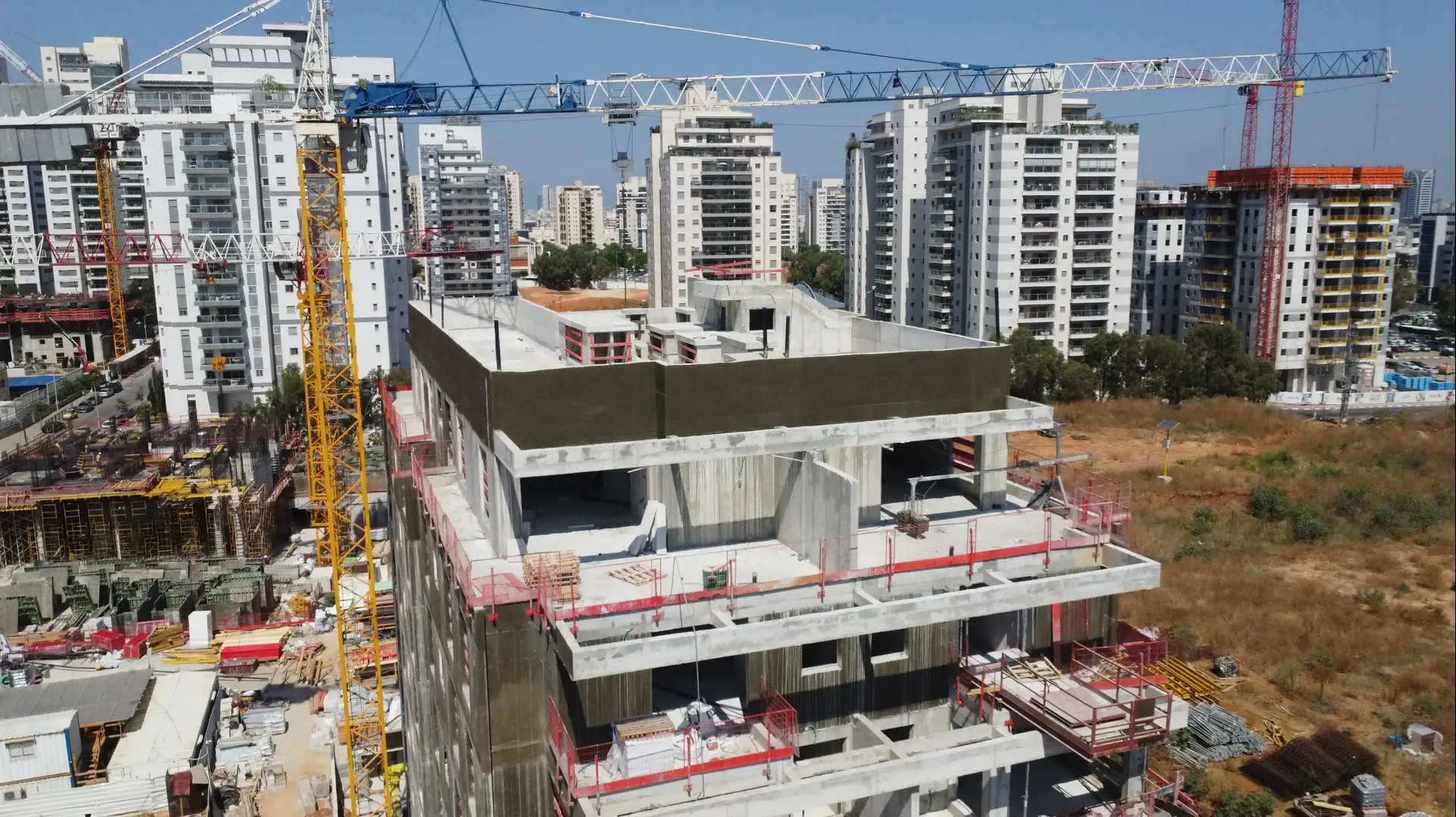 בניינים בפתח תקווה,