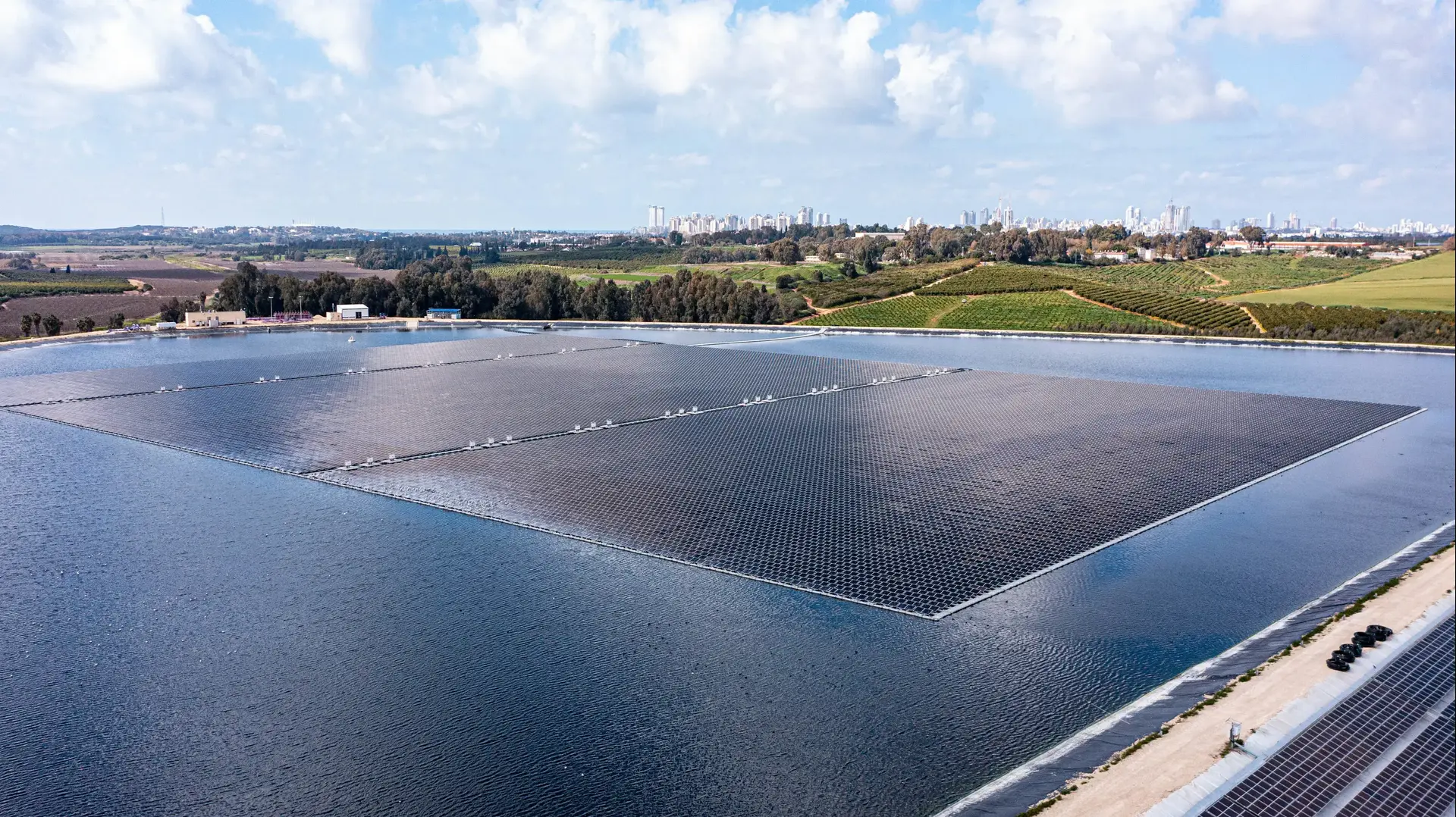 פרויקט הסולאר של טראפלייט במאגרי תל יצחק