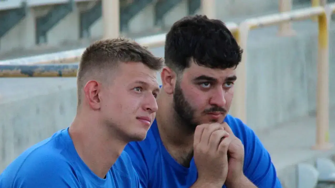 שחקן הכדוריד נאור כהן עם שון מורחוב שחקן הכדוריד נאור כהן עם שון מורחוב